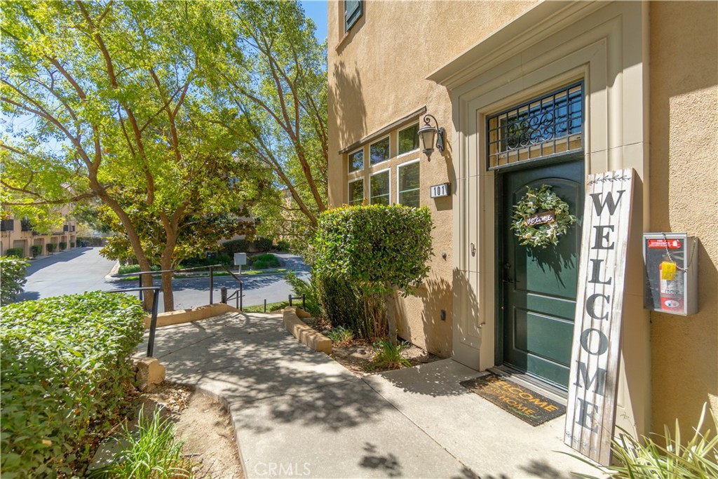 4453 Owens 101 Property Photo 4