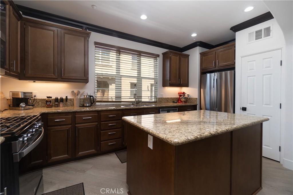 4453 Owens 101 Property Photo 16