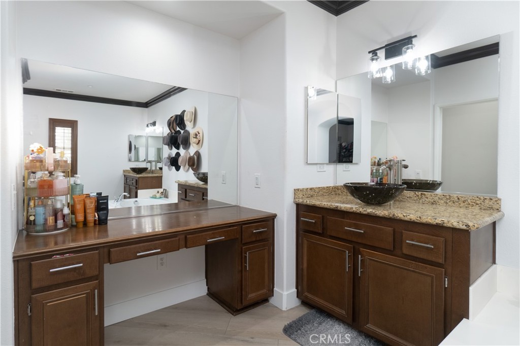 4453 Owens 101 Property Photo 33