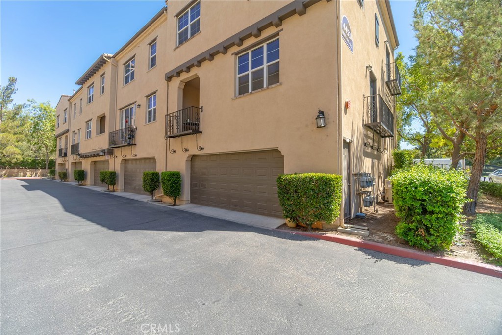 4453 Owens 101 Property Photo 38