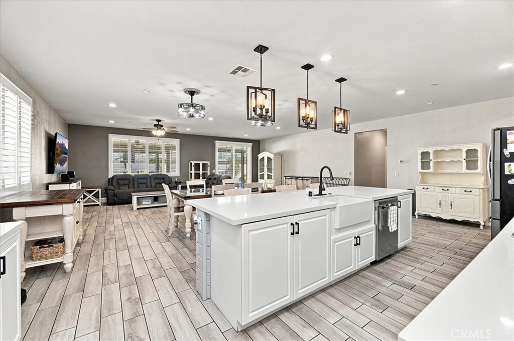 11565 Forsythia Street Property Photo 13