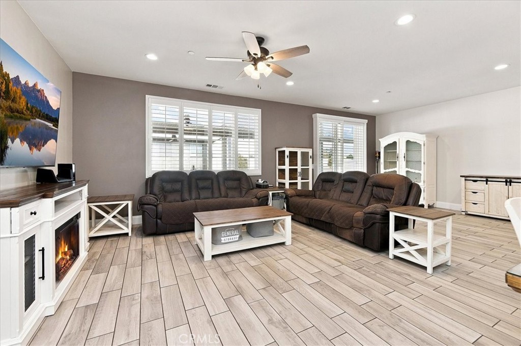 11565 Forsythia Street Property Photo 17