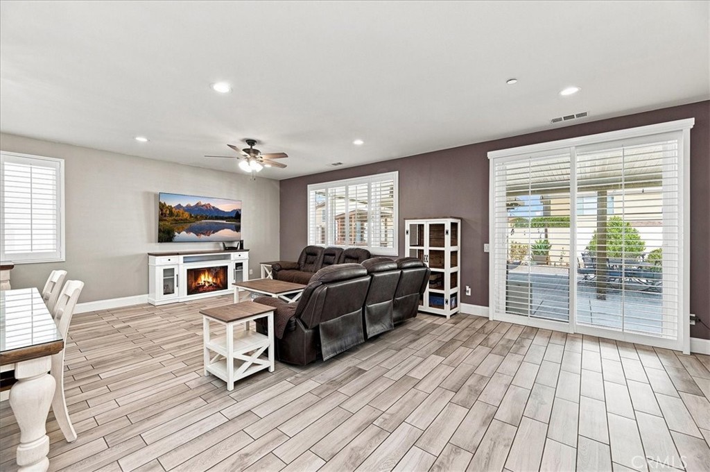 11565 Forsythia Street Property Photo 18
