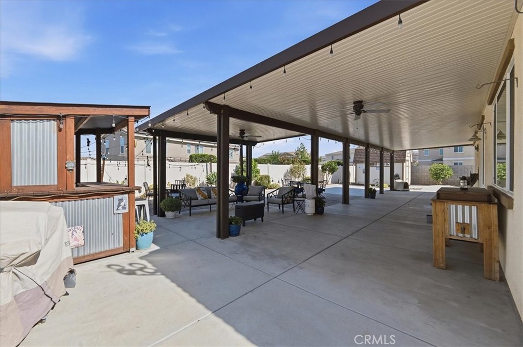 11565 Forsythia Street Property Photo 32