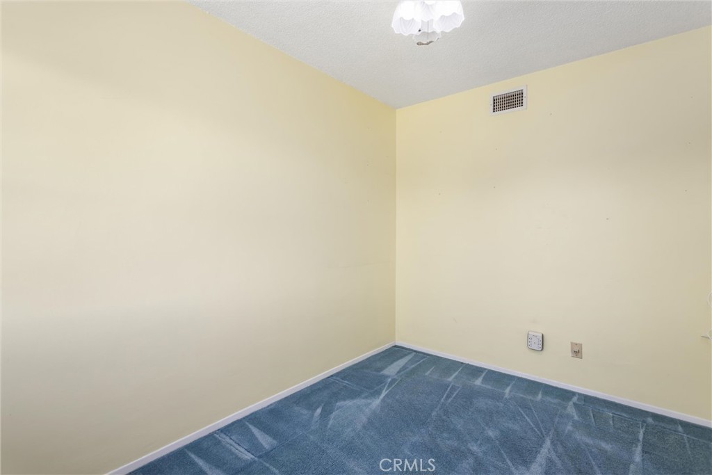 1151 W Crescent Property Photo 11