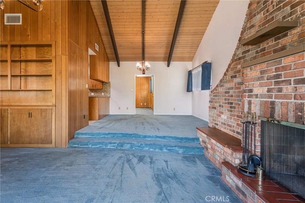 1151 W Crescent Property Photo 15