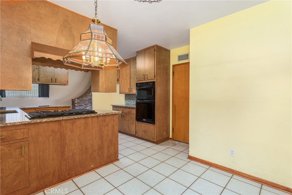 1151 W Crescent Property Photo 22