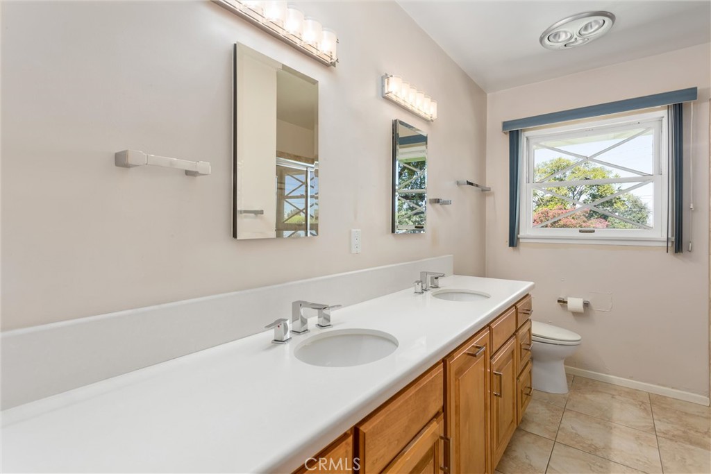1151 W Crescent Property Photo 27