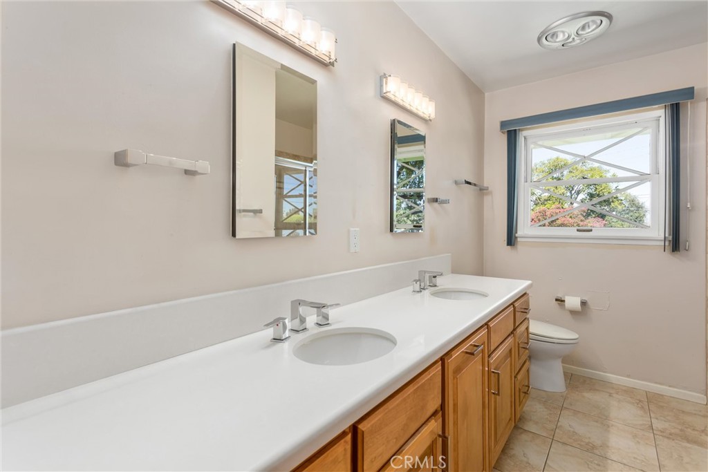 1151 W Crescent Property Photo 27
