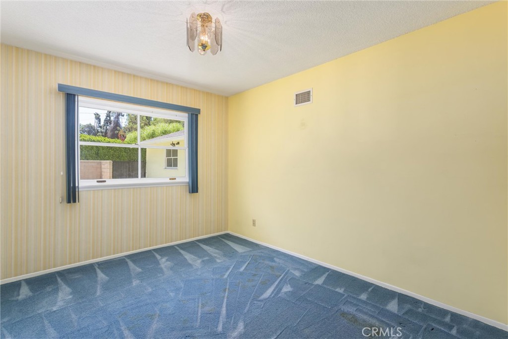 1151 W Crescent Property Photo 29