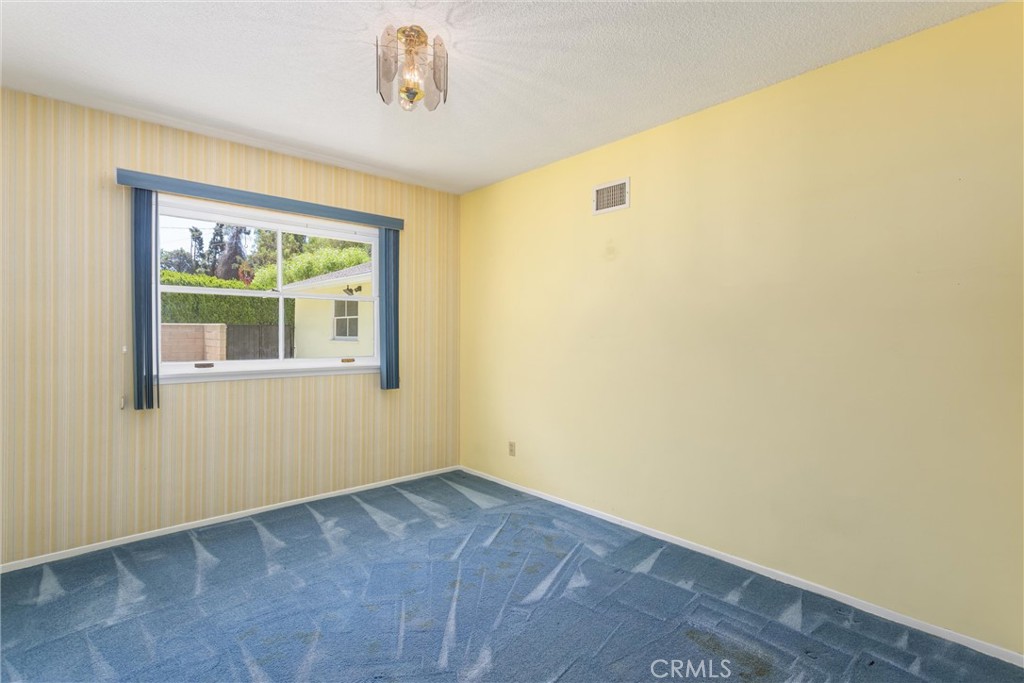 1151 W Crescent Property Photo 29