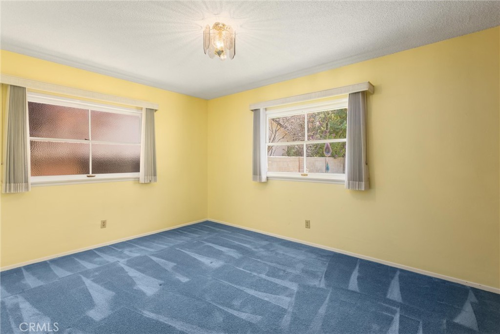 1151 W Crescent Property Photo 31