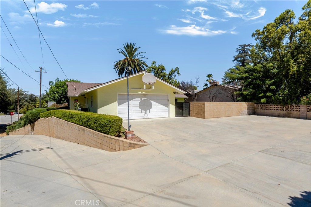 1151 W Crescent Property Photo 41