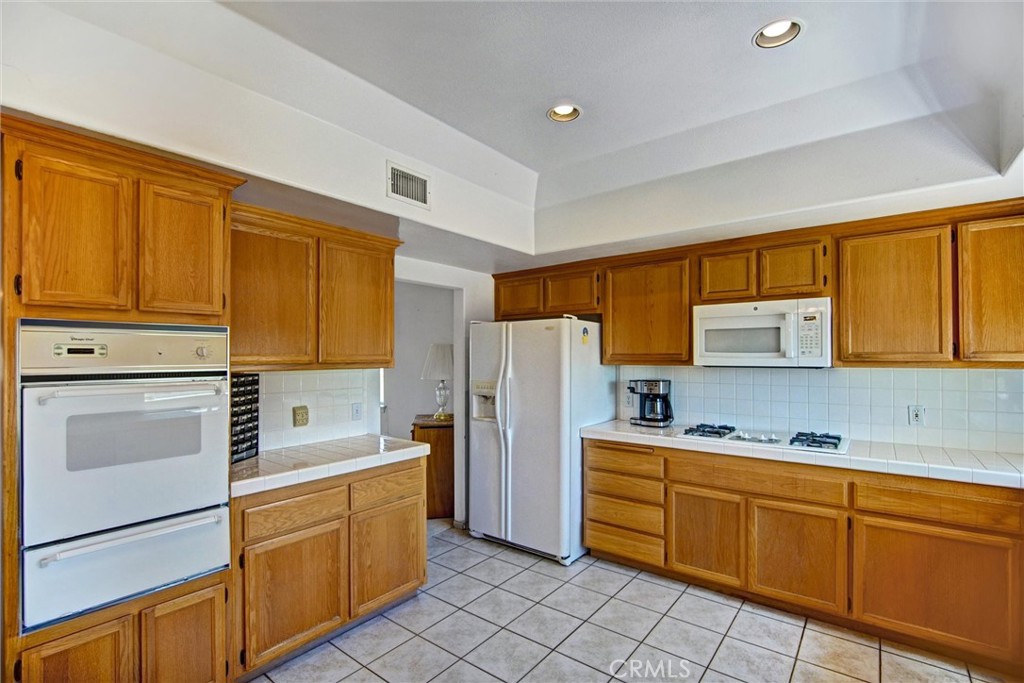 14035 Moonridge Property Photo 10
