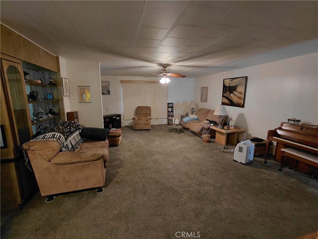 10226 Frontier Property Photo 10