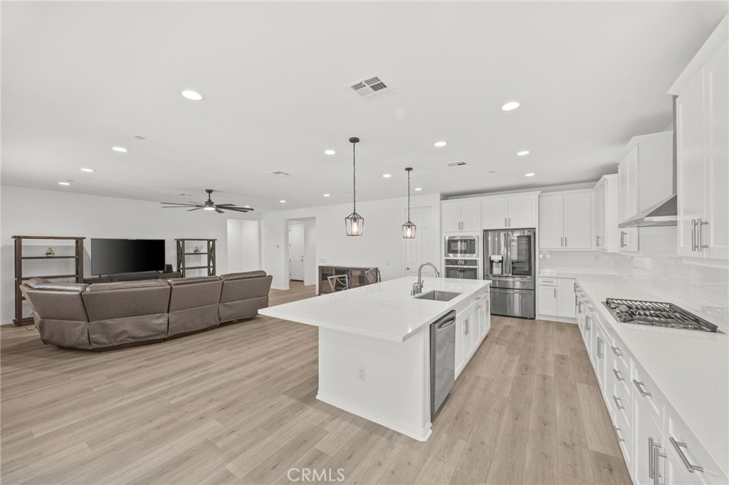 16643 Evelyn Property Photo 18