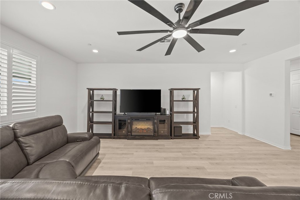 16643 Evelyn Property Photo 21