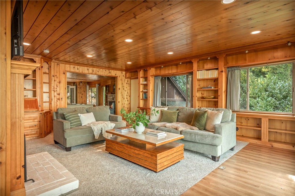 24251 Great View Drive Property Photo 6