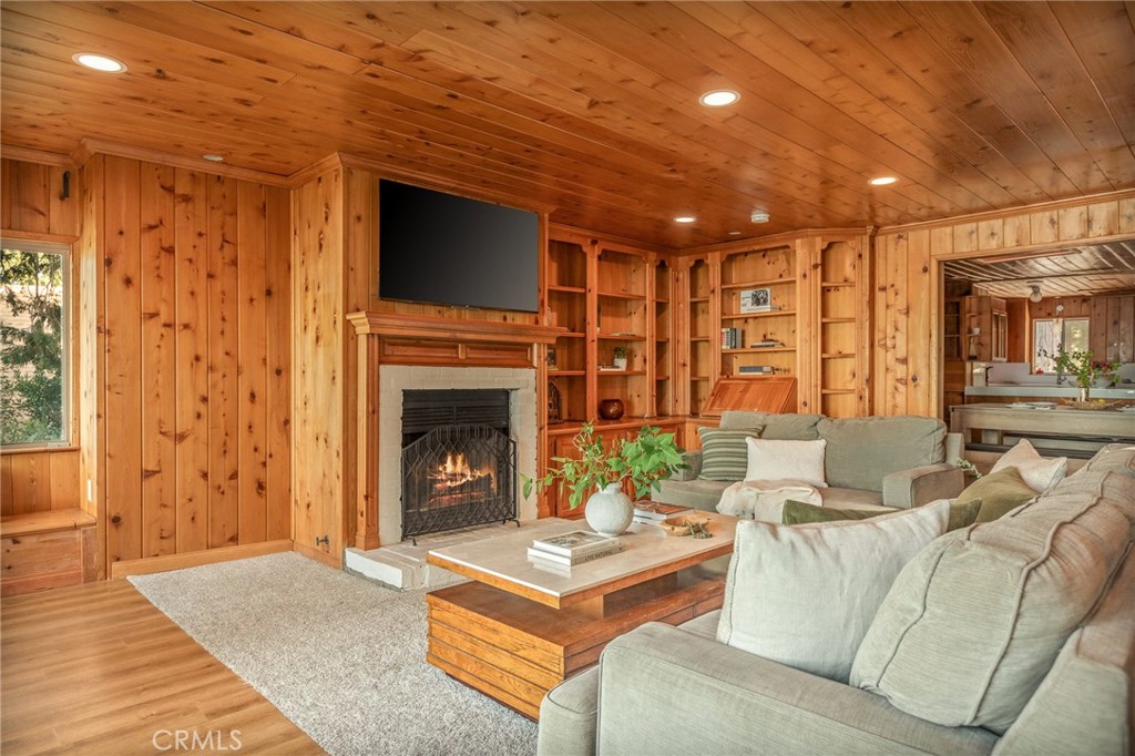 24251 Great View Drive Property Photo 8