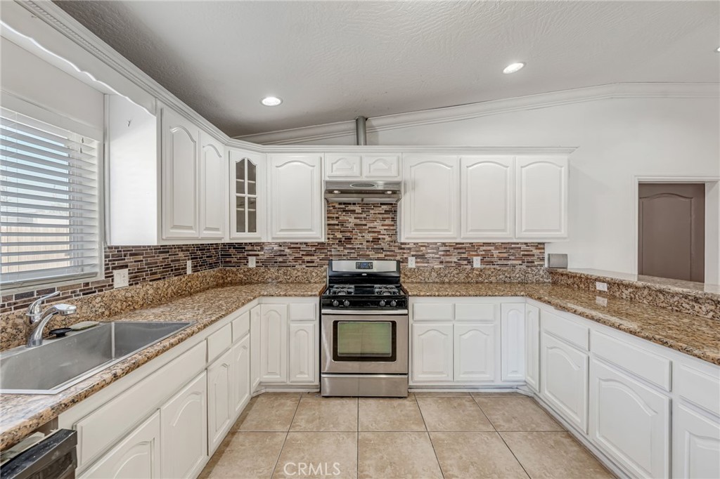 14944 Coalinga Property Photo 14