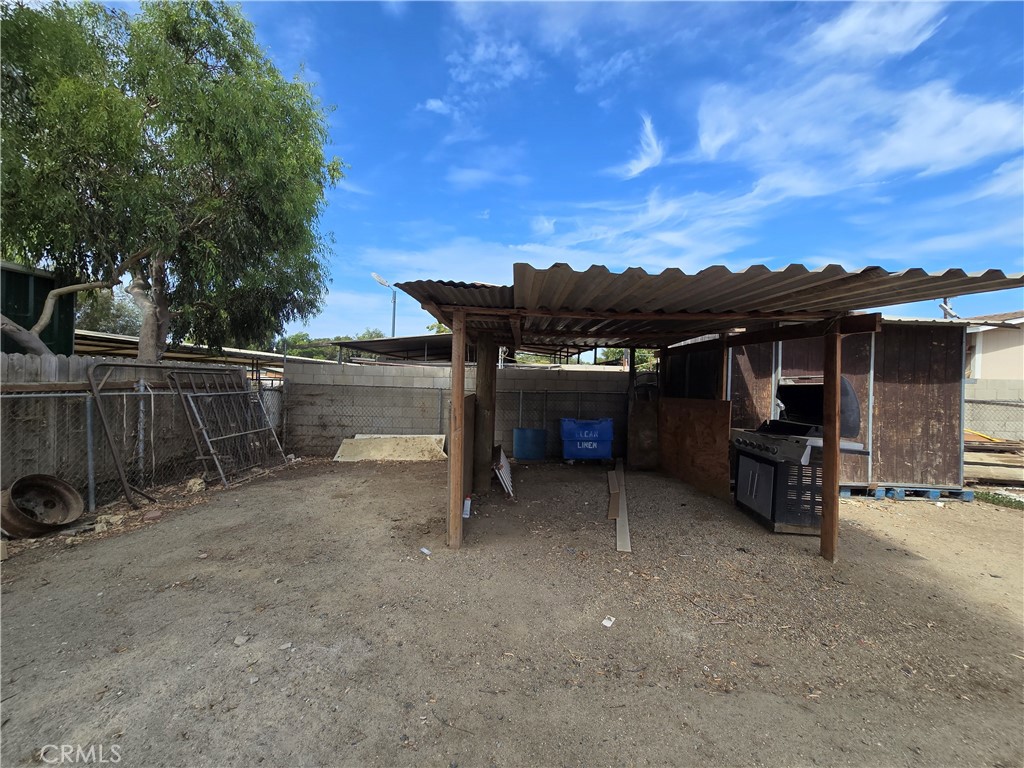 4728 Hillside A Property Photo 10