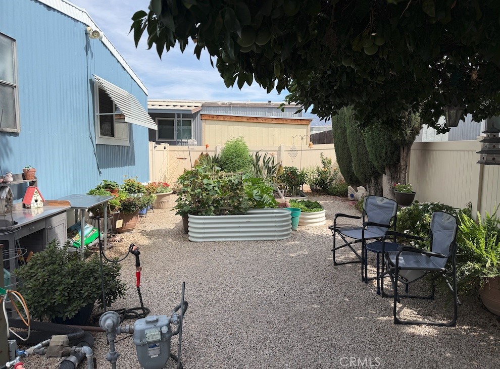 2727 Pacific Street 95 Property Photo 12