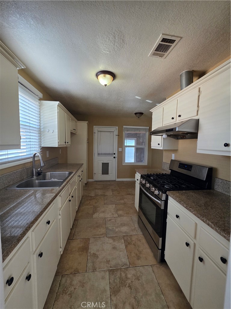938 Ford Property Photo 12