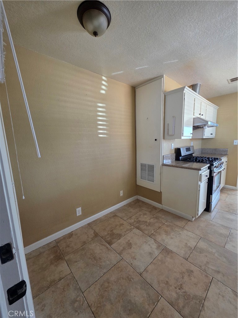 938 Ford Property Photo 14