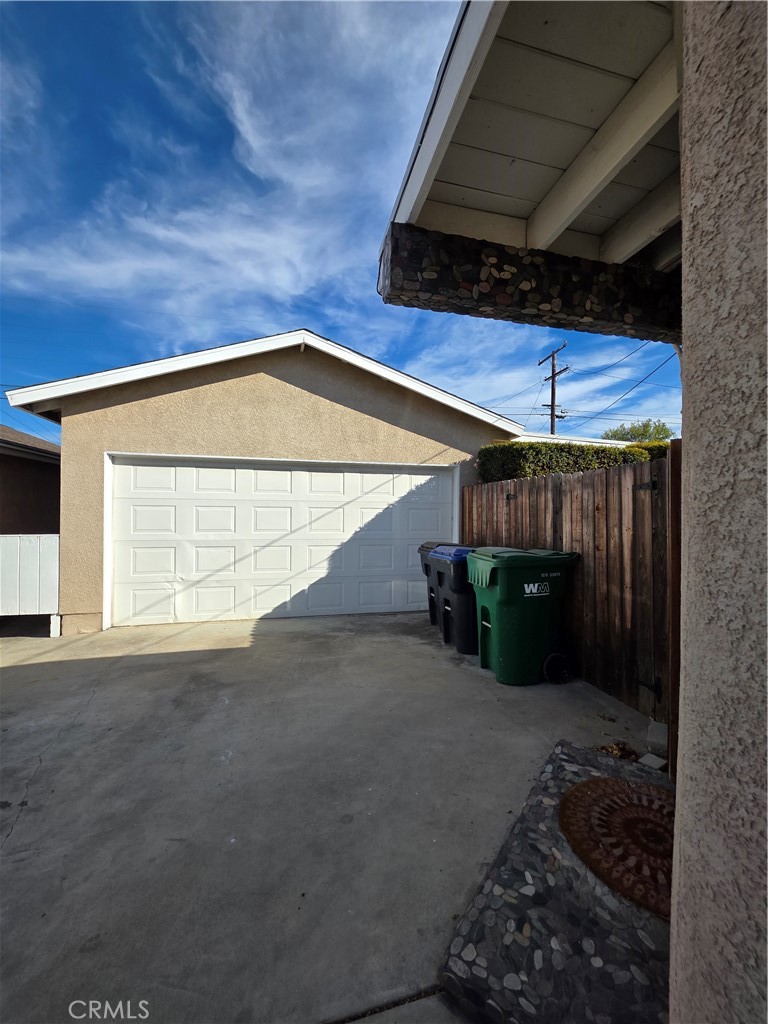 938 Ford Property Photo 15