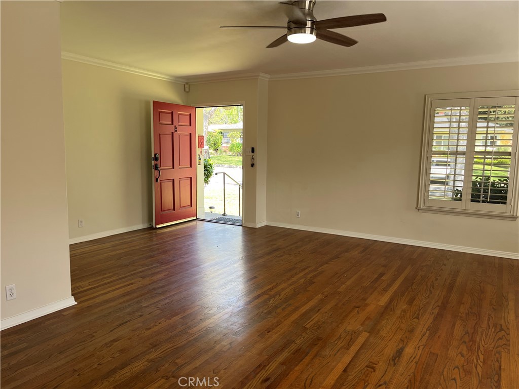 2440 Queensberry Road Property Photo 6