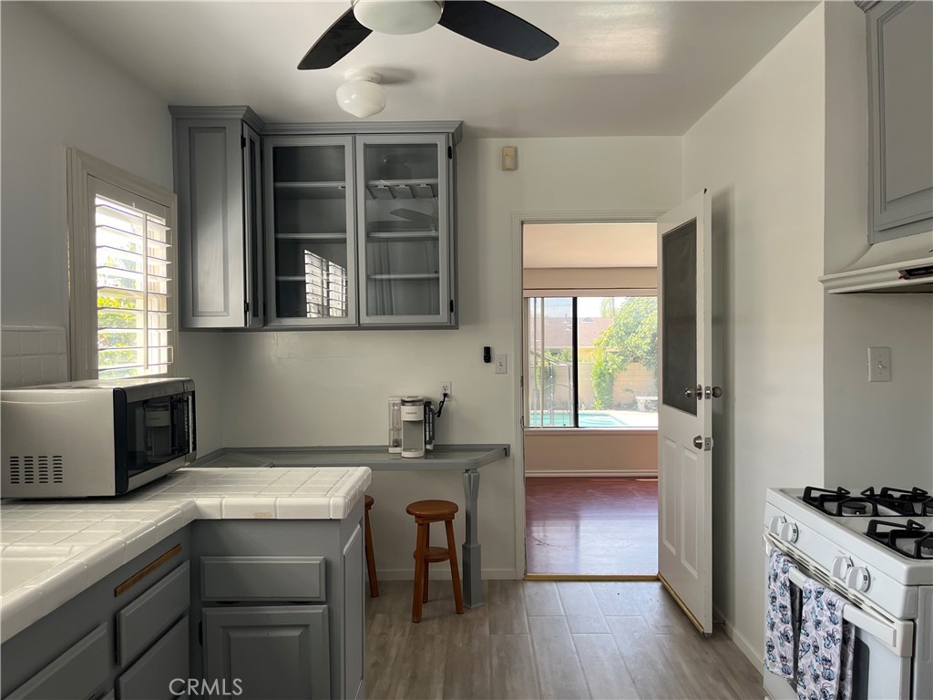 2440 Queensberry Road Property Photo 14