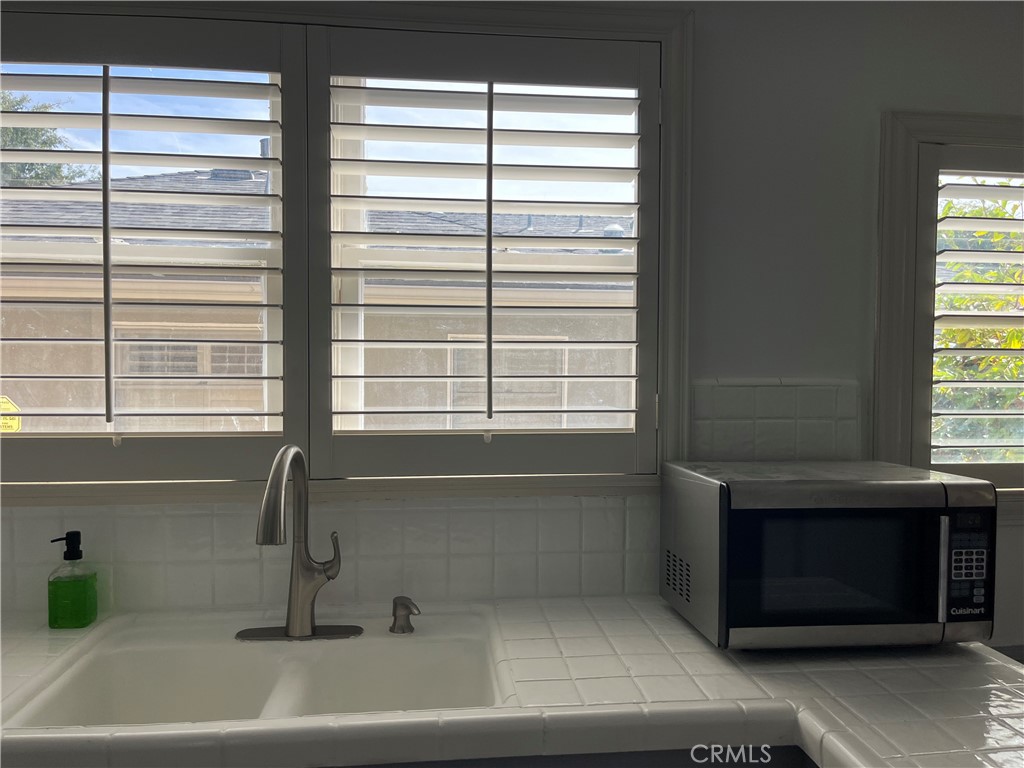 2440 Queensberry Road Property Photo 17