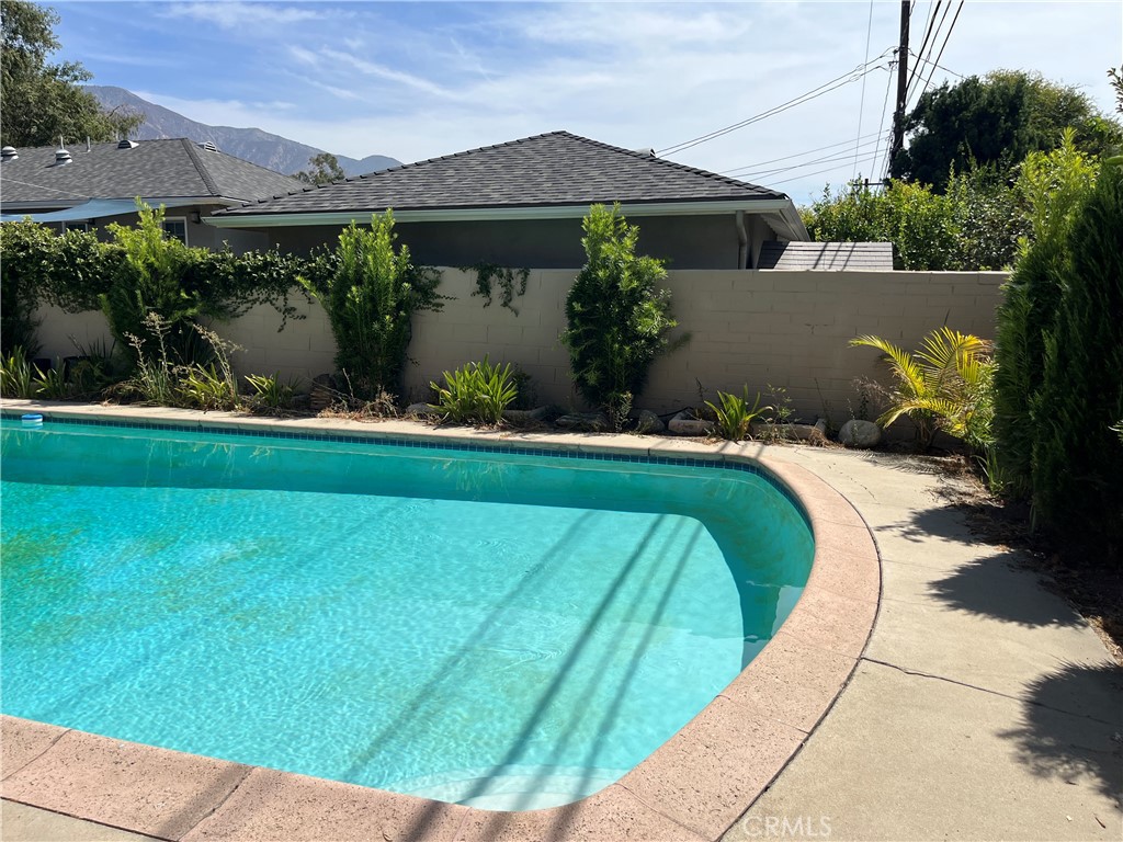 2440 Queensberry Road Property Photo 37