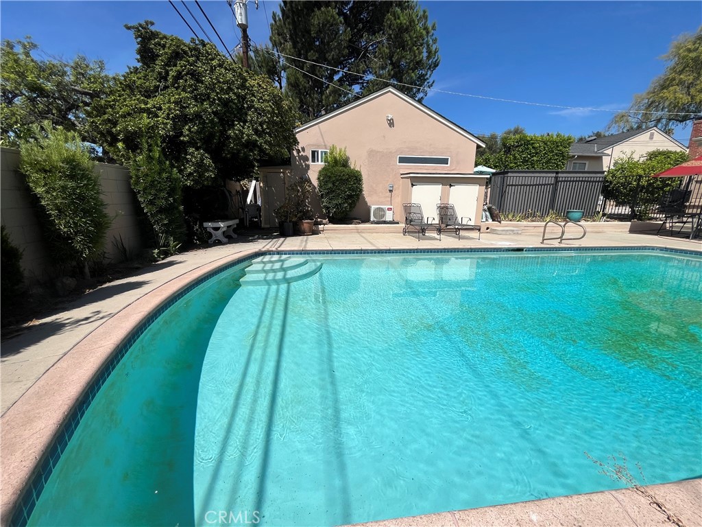 2440 Queensberry Road Property Photo 38