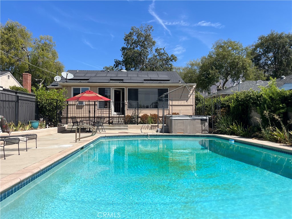 2440 Queensberry Road Property Photo 39