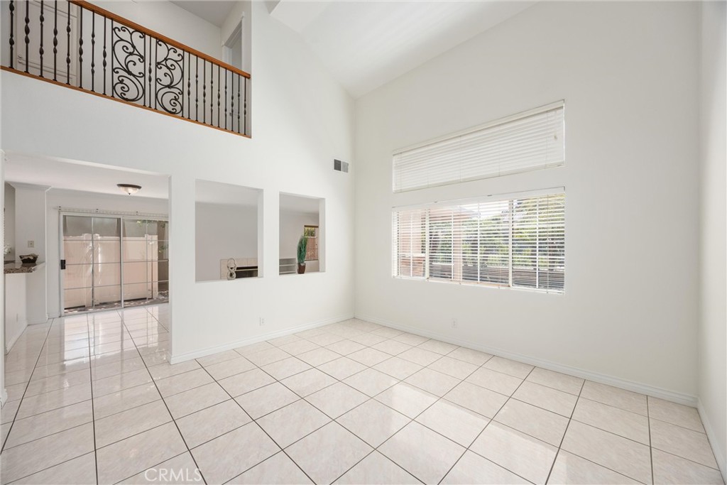 921 Blossomcreek Ln Property Photo 6