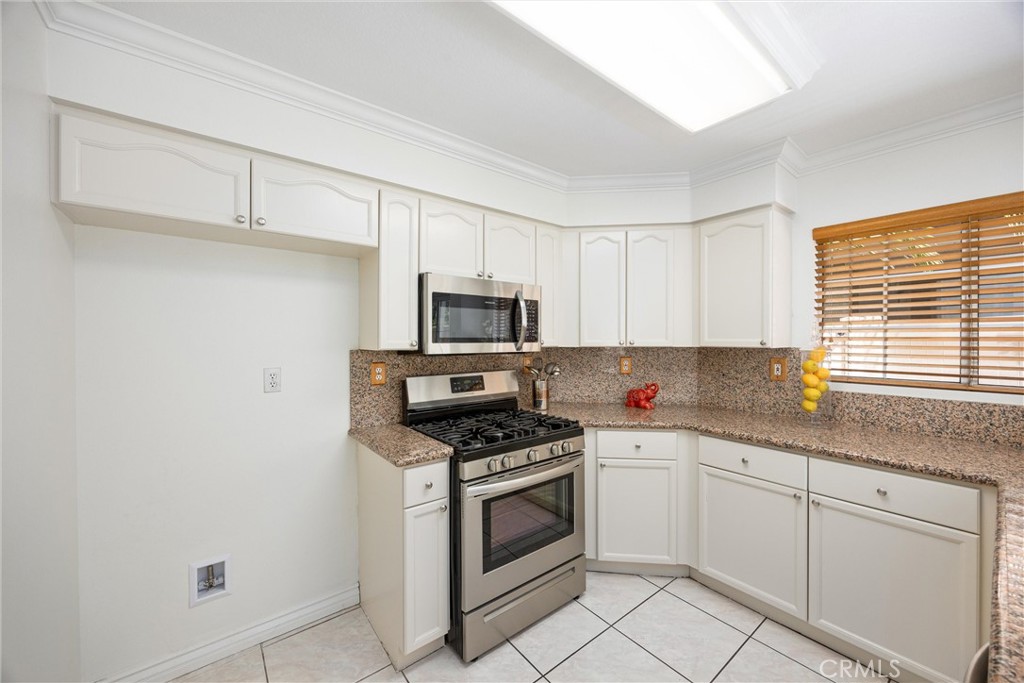 921 Blossomcreek Ln Property Photo 18