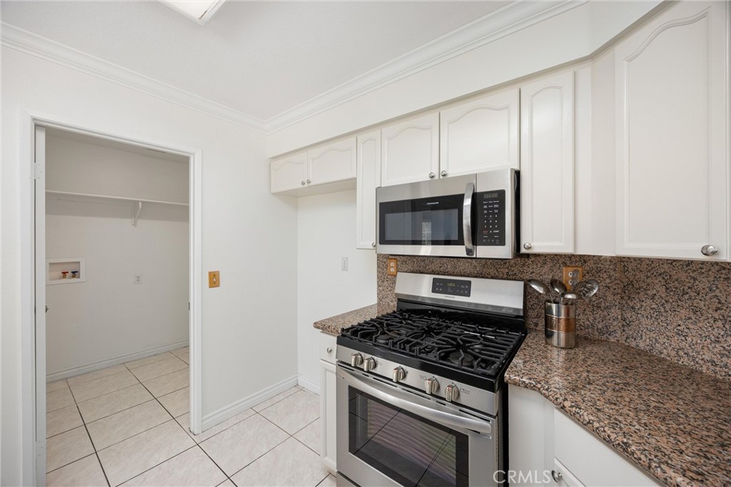 921 Blossomcreek Ln Property Photo 20