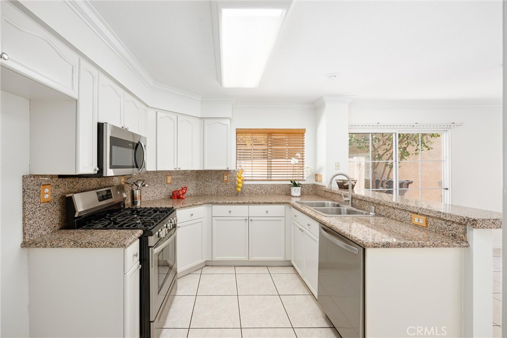 921 Blossomcreek Ln Property Photo 23