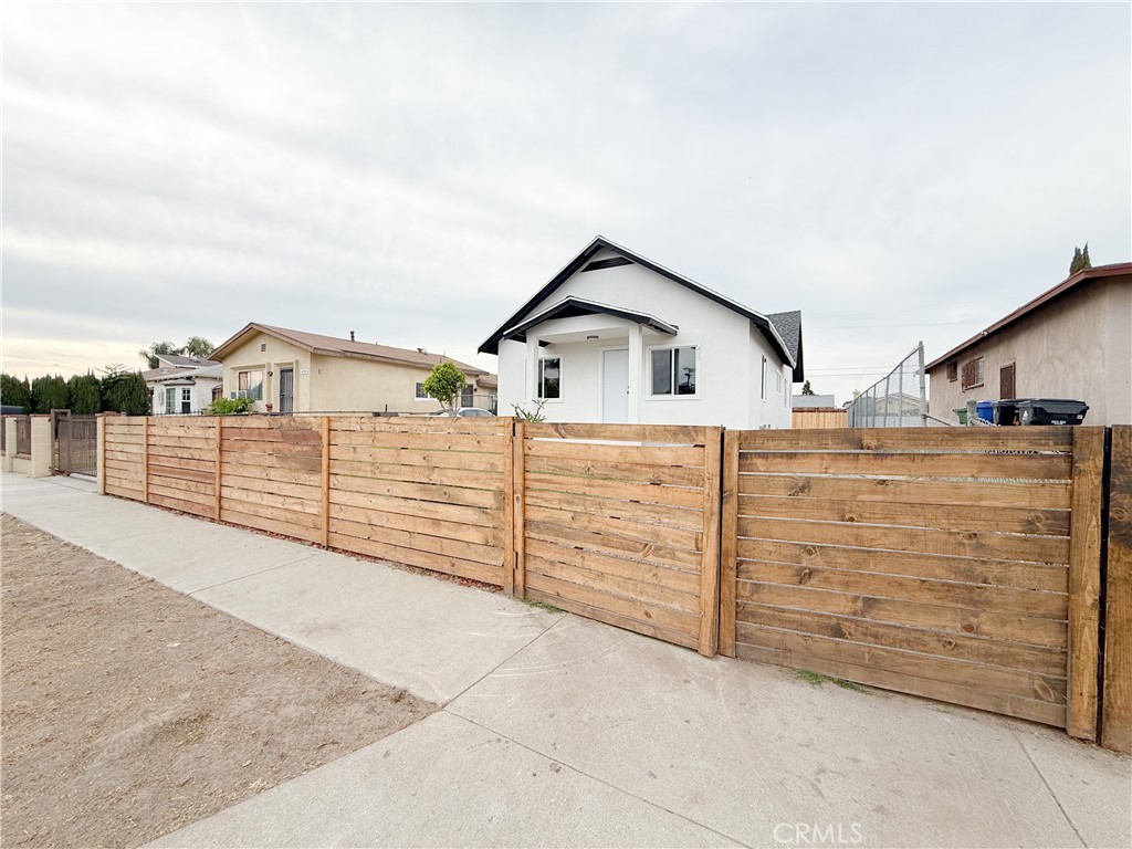 445 E 119th Street Property Photo 2