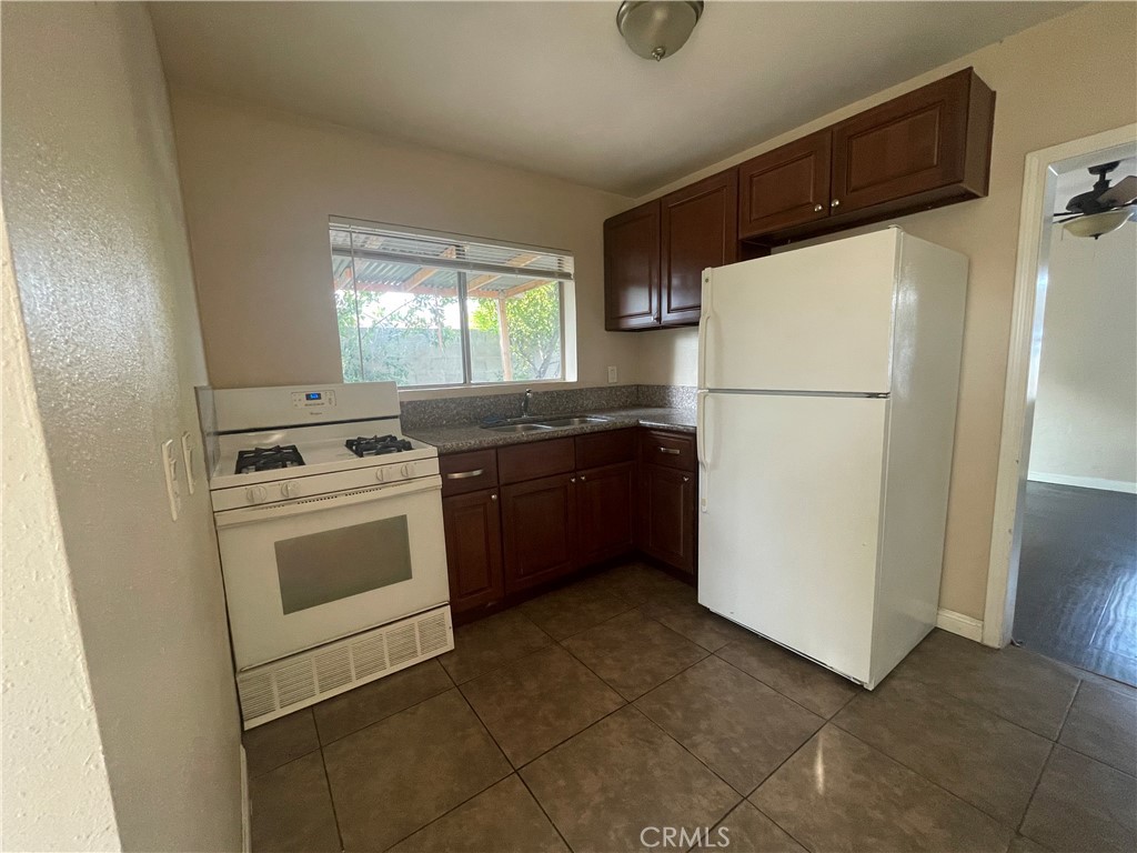 643 Unit C E 7th Property Photo 6