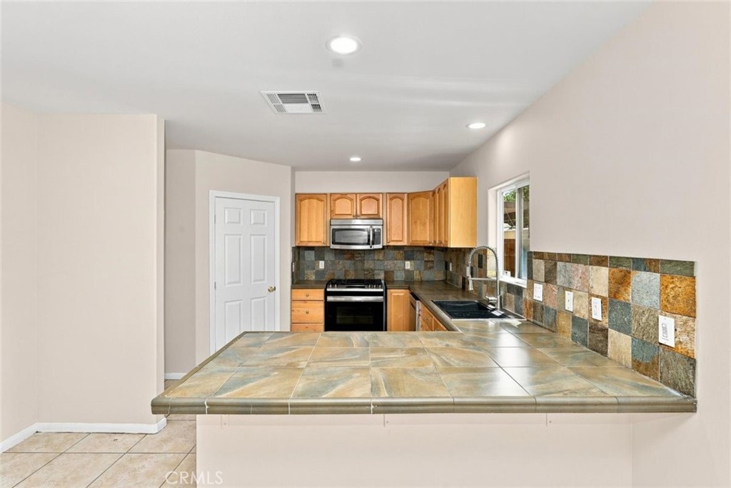 33275 Campus Lane Property Photo 5