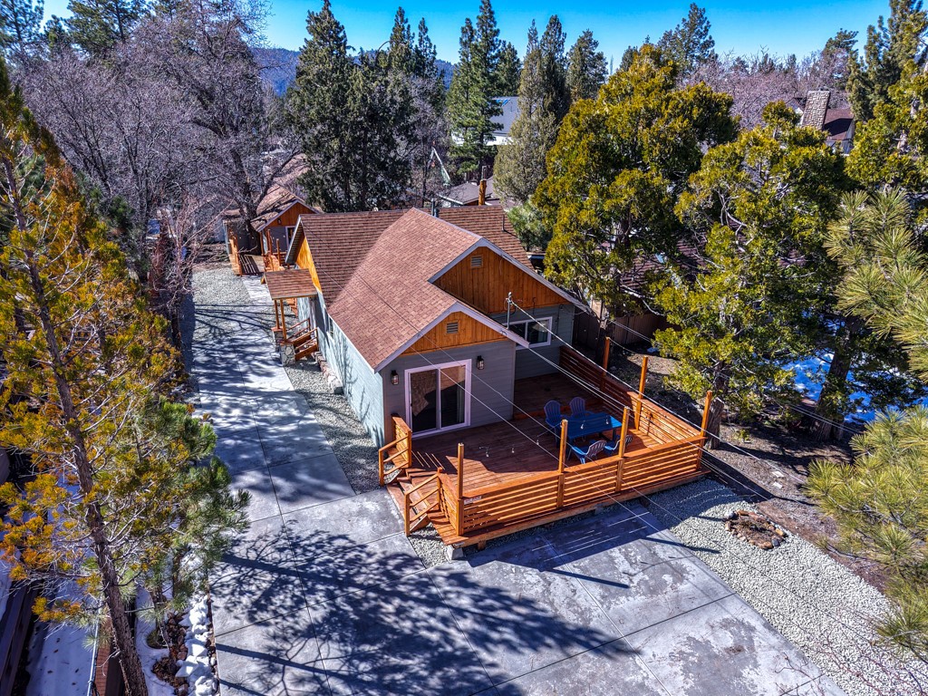 672 Talmadge Property Photo 1