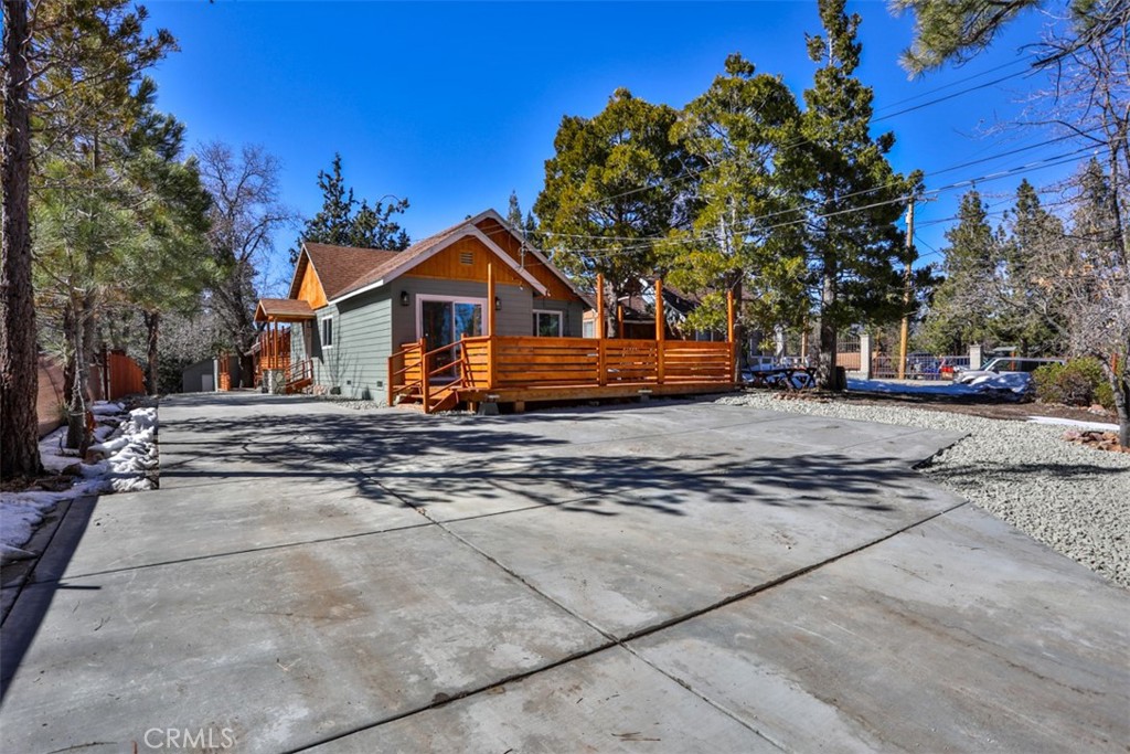 672 Talmadge Property Photo 2