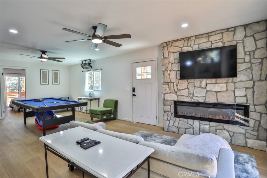 672 Talmadge Property Photo 8