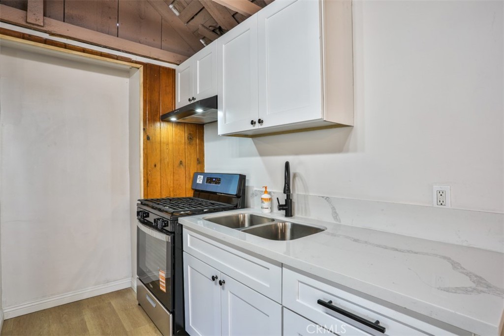 672 Talmadge Property Photo 32
