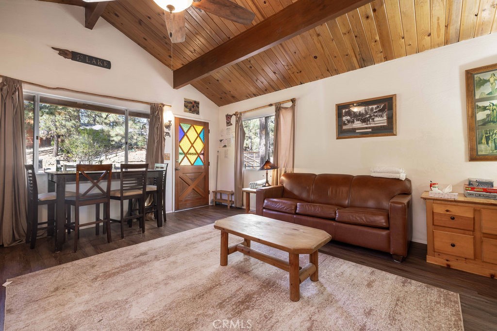 926 Robinhood Property Photo 2