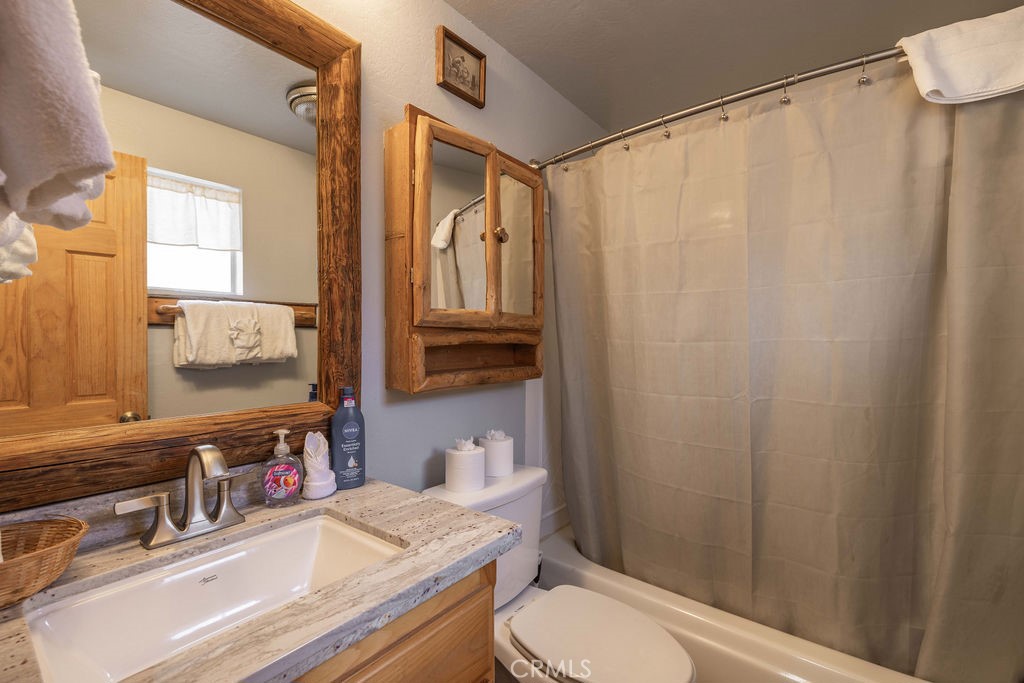 926 Robinhood Property Photo 10