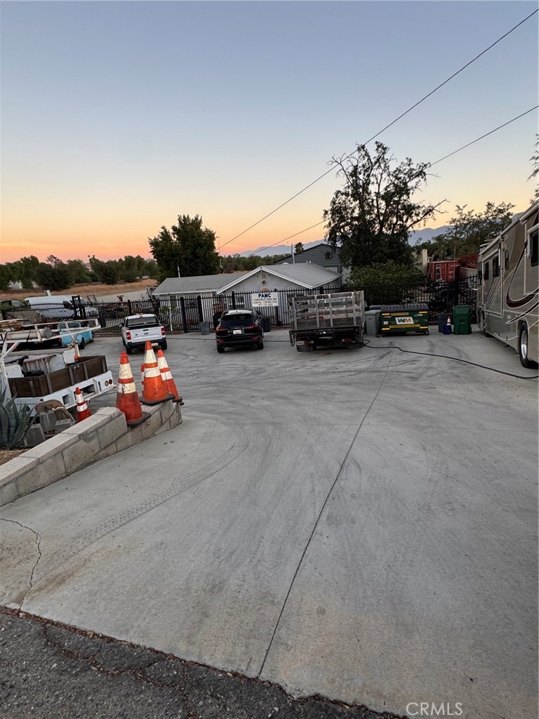 1642 4th Property Photo 7
