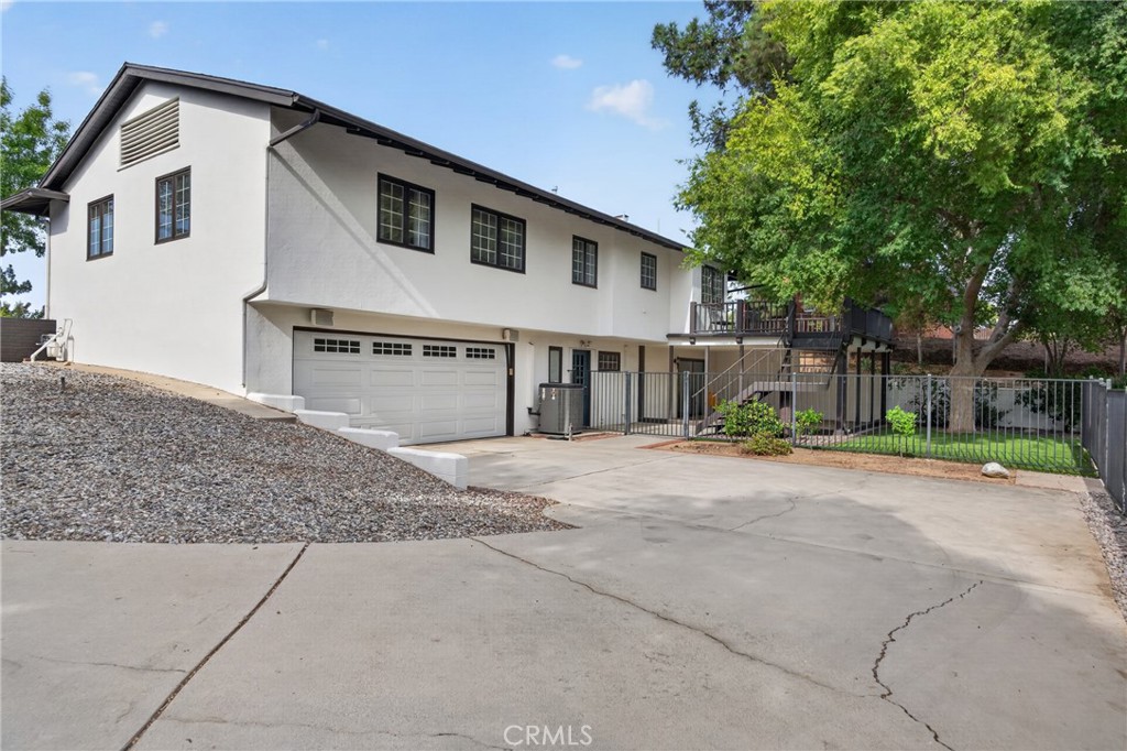 636 E Mariposa Property Photo 44